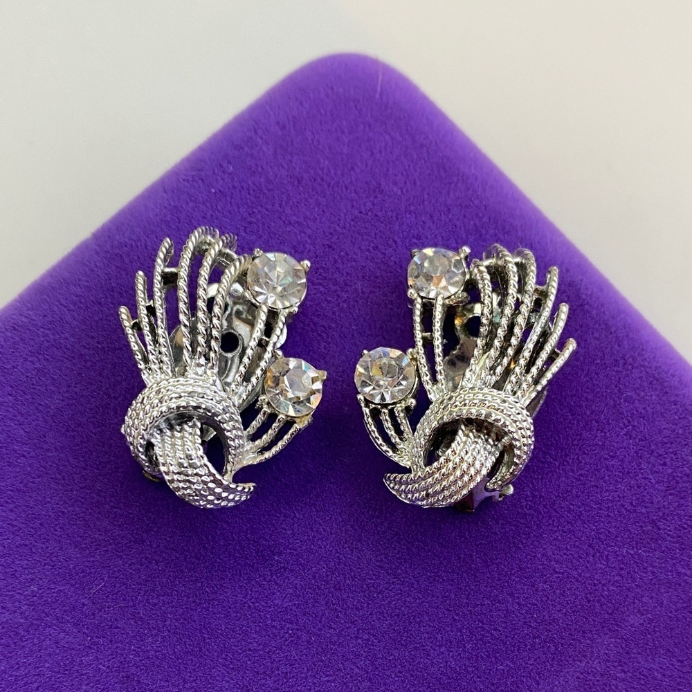 💛 Vintage Silver Crystal Knot Clip On Earrings | Mid Century Retro Statement